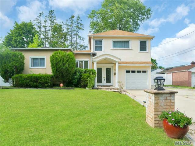 85 Richardson Ln, Islip, NY 11751 photo 1