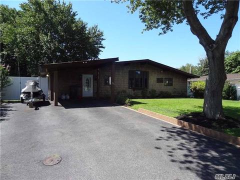 36 Franklin St, Islip, NY 11751 photo 1