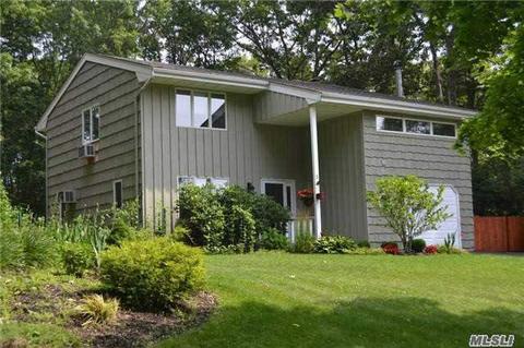 3 Centerview Trl, Ridge, NY 11961 photo 1