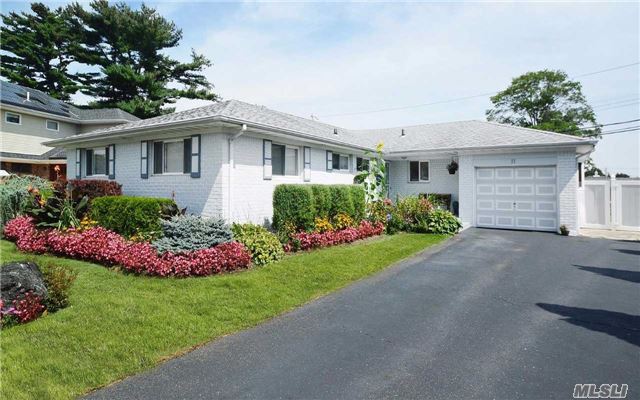 11 Joyce Rd, Plainview, NY 11803 photo 1