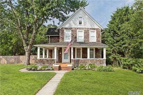 136 Maple Ave, Patchogue, NY 11772 photo 1
