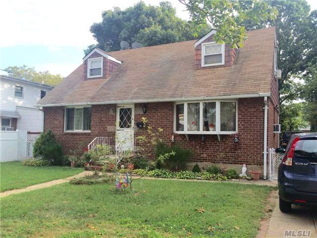 66 Harvard St, Valley Stream, NY 11580 photo 1