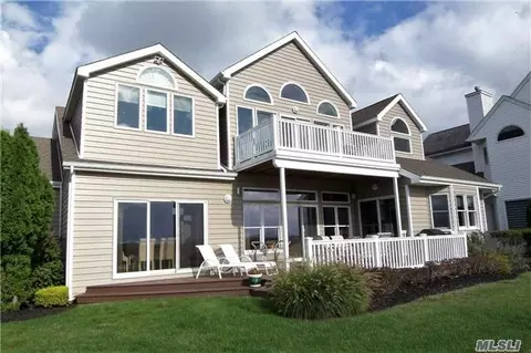 6 Spinnaker Ct, Patchogue, NY 11772 photo 1
