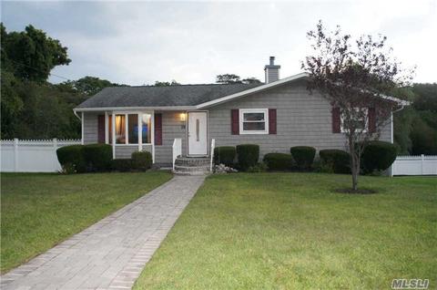 29 Orchid Rd, Patchogue, NY 11772 photo 1