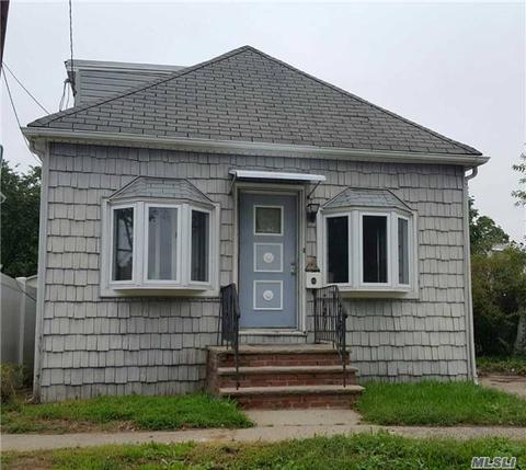 333 Benson Ave, Elmont, NY 11003 photo 1