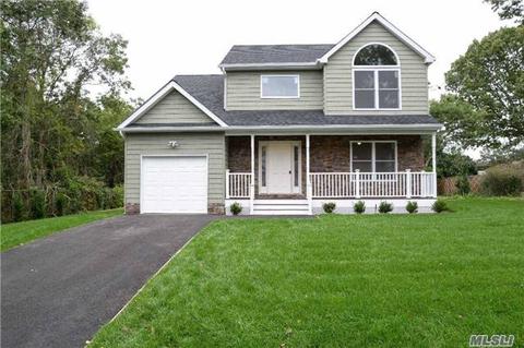 161 Abbott Ave, Mastic, NY 11950 photo 1