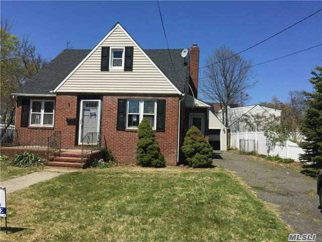 263 Park Ave, Babylon, NY 11702 photo 1