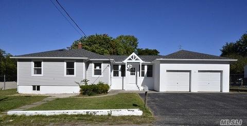 31 Marshall St, Patchogue, NY 11772 photo 1