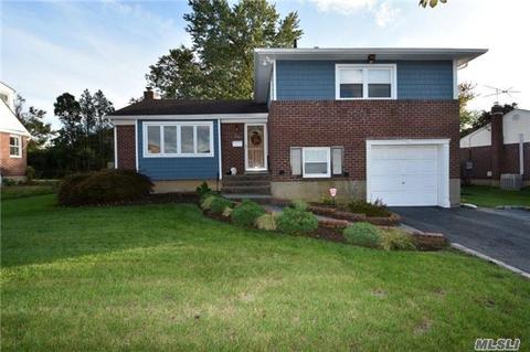 20 Sylvia Rd, Plainview, NY 11803 photo 1