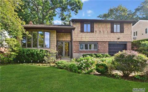 5 Whitlock St, Plainview, NY 11803 photo 1