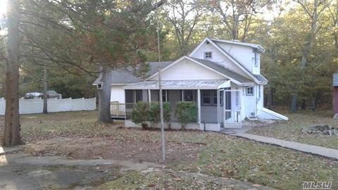 446 Randall Rd, Ridge, NY 11961 photo 1