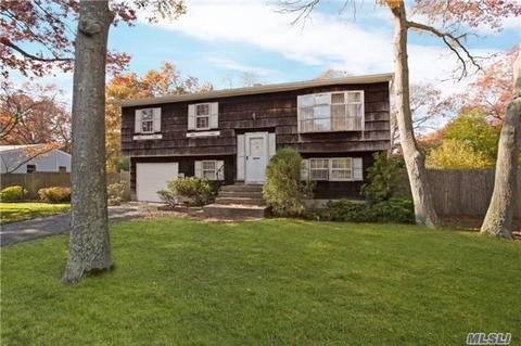 236 Phyllis Dr, Patchogue, NY 11772 photo 1