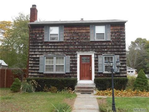 351 Barton Ave, Patchogue, NY 11772 photo 1