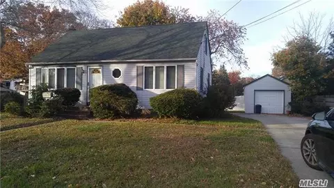 35 W 3rd St, Patchogue, NY 11772 photo 1
