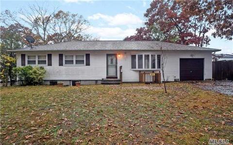 14 Walter Ave, Patchogue, NY 11772 photo 1