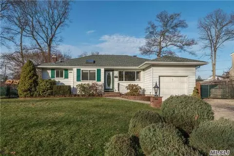 13 Brook Ln, Smithtown, NY 11787 photo 1