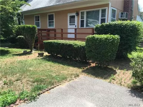 77 Cedar Rd, Wading River, NY 11792 photo 1