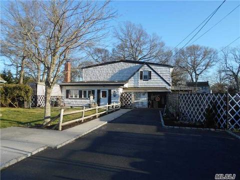 10 Glendale St, Patchogue, NY 11772 photo 1