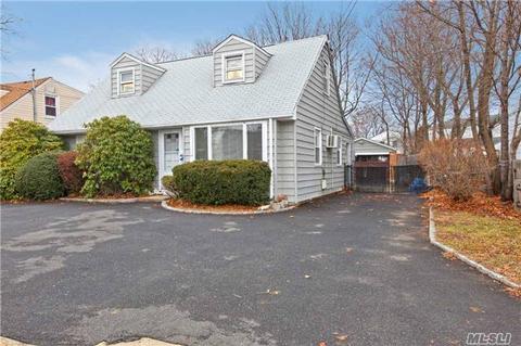 3020 Oceanside Rd, Oceanside, NY 11572 photo 1