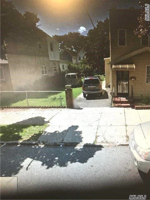 1048 E 95 St, Canarsie, NY 11236 photo 1
