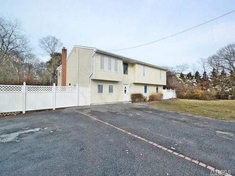 83 Gates Ave, Central Islip, NY 11722 photo 1