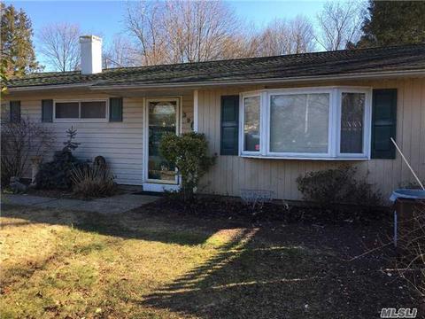398 Townline Rd, Commack, NY 11725 photo 1