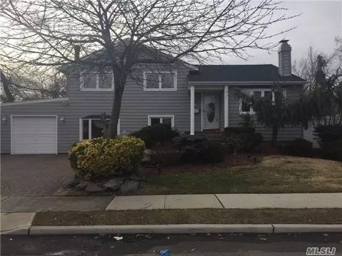 63 Gerhard Rd, Plainview, NY 11803 photo 1