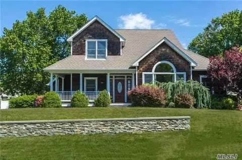 181 Smith St, Patchogue, NY 11772 photo 1