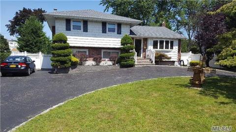 7 Whitebirch Ln, Commack, NY 11725 photo 1