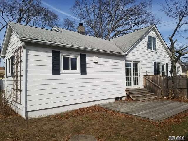 22 N Prospect Ave, Patchogue, NY 11772 photo 1