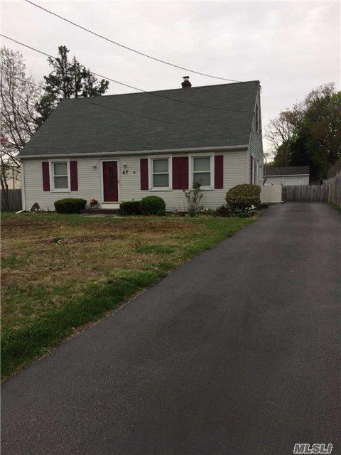 47 Clark St, Patchogue, NY 11772 photo 1