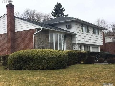 77 Debora Dr, Plainview, NY 11803 photo 1