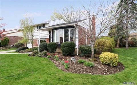 14 Coronet Ln, Plainview, NY 11803 photo 1