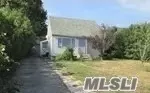 125 Meadowmere Ave, Mastic, NY 11950 photo 1
