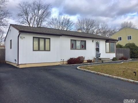 335 Barton Ave, Patchogue, NY 11772 photo 1