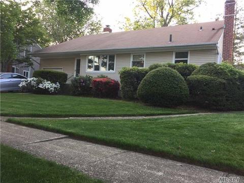 5 Brook Path, Plainview, NY 11803 photo 1