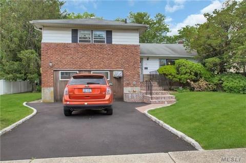 4 Evelyn Rd, Plainview, NY 11803 photo 1