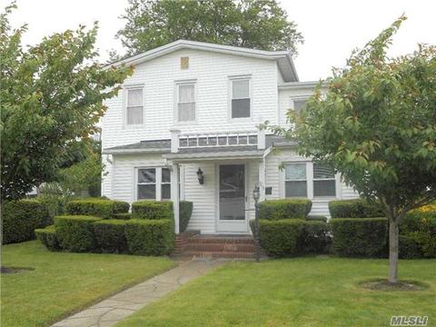 95 Railroad Ave, Patchogue, NY 11772 photo 1