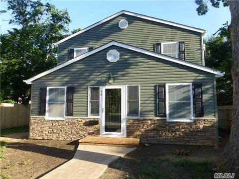 48 Edwards St, Patchogue, NY 11772 photo 1
