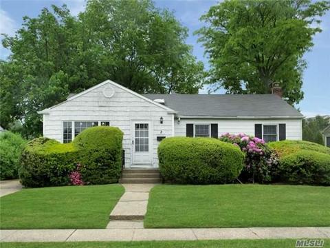 2 S Knickerbocker Rd, Plainview, NY 11803 photo 1