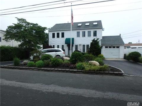265 Tremont Rd, Lindenhurst, NY 11757 photo 1