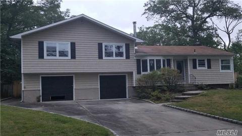 1 Bolin Rd, Coram, NY 11727 photo 1
