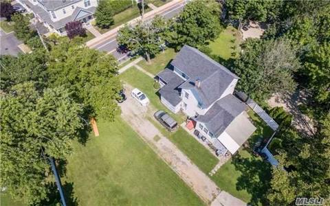 547 S Ocean Ave, Patchogue, NY 11772 photo 1