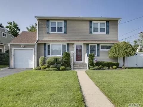 52 Relda St, Plainview, NY 11803 photo 1