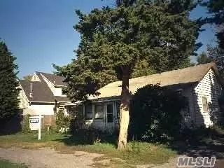 1 Willow Walk, Patchogue, NY 11772 photo 1