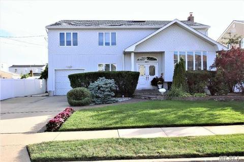 447 Wanamaker St, Oceanside, NY 11572 photo 1
