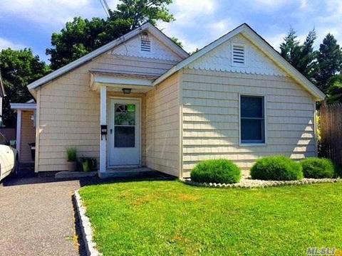 151 E 2nd St, Riverhead, NY 11901 photo 1