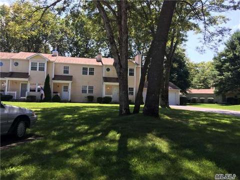 17 Smith Cmns, Yaphank, NY 11980 photo 1