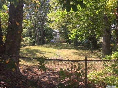 232 Ralph Ave, Babylon, NY 11702 photo 1