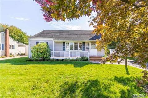40 Terry Rd, Patchogue, NY 11772 photo 1